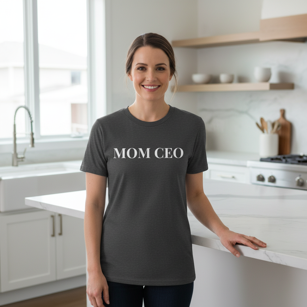 Mom CEO — T-Shirt